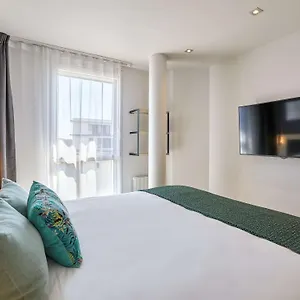 Apartahotel & Adagio, Vannes
